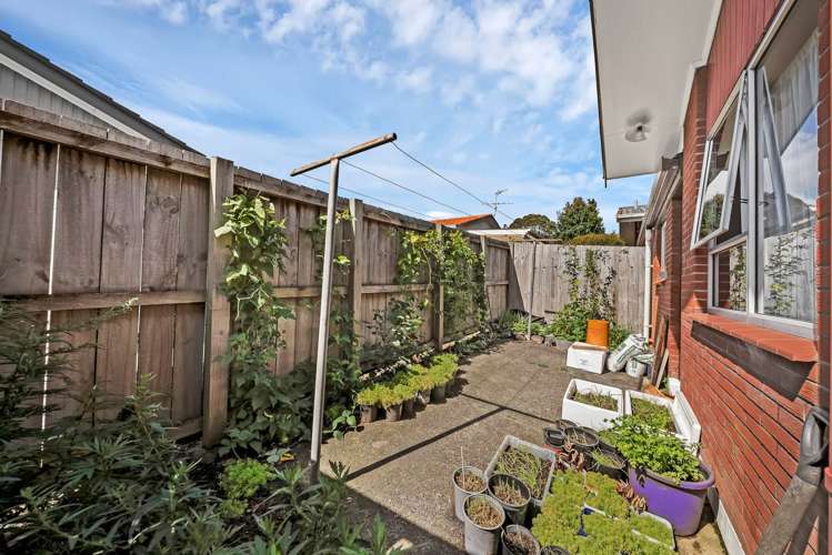 1/7 Ballater Place Highland Park_13