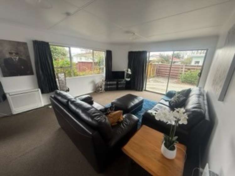 1/13 Cobham Crescent Stoke_5