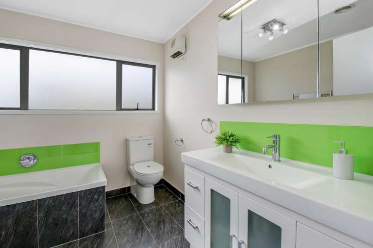 29 Oaktree Avenue Browns Bay_13