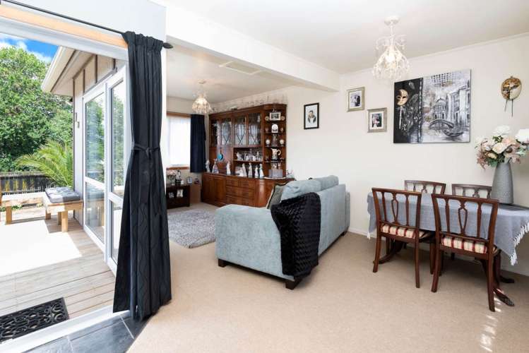 12 Orinda Close Botany Downs_7