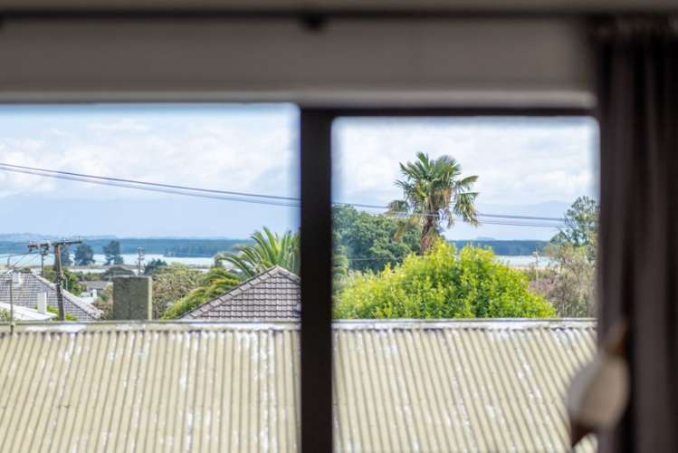 2/10 Chisnall Street Stoke_27