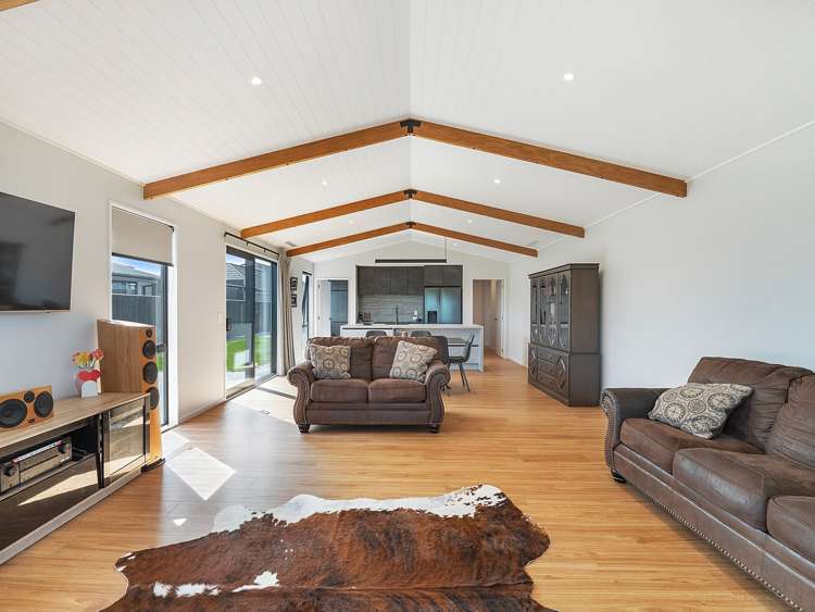 4 Roles Way Rolleston_5