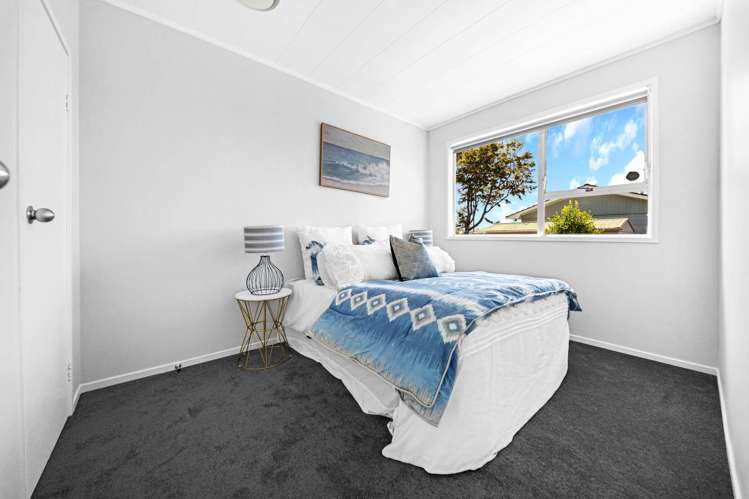 27 Sandrine Avenue Clover Park_12