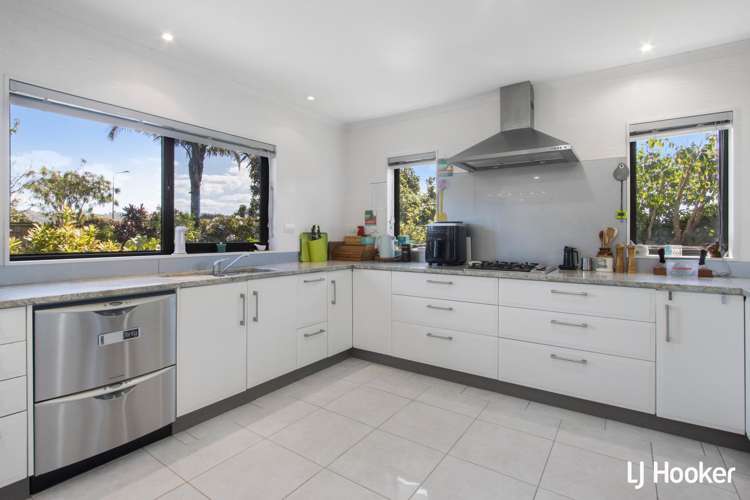 3 Athenree Heights Athenree_10