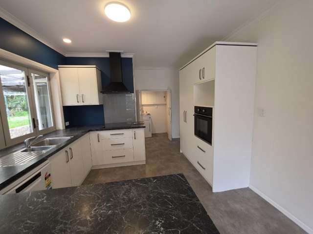 3 Highbury Drive 10516_3