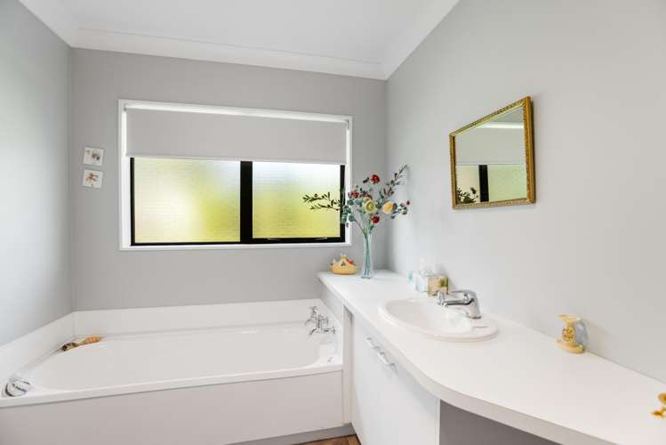 58 Cedar Drive Paraparaumu Beach_16