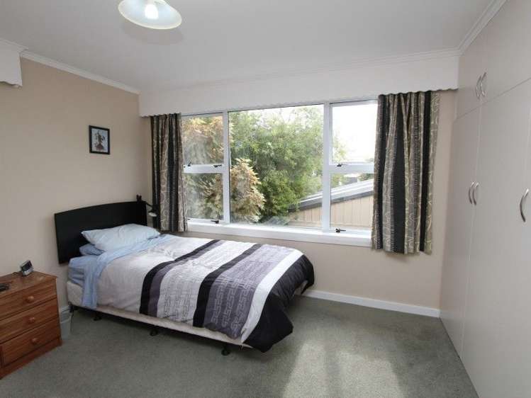 5 Queens Drive Allenton_10