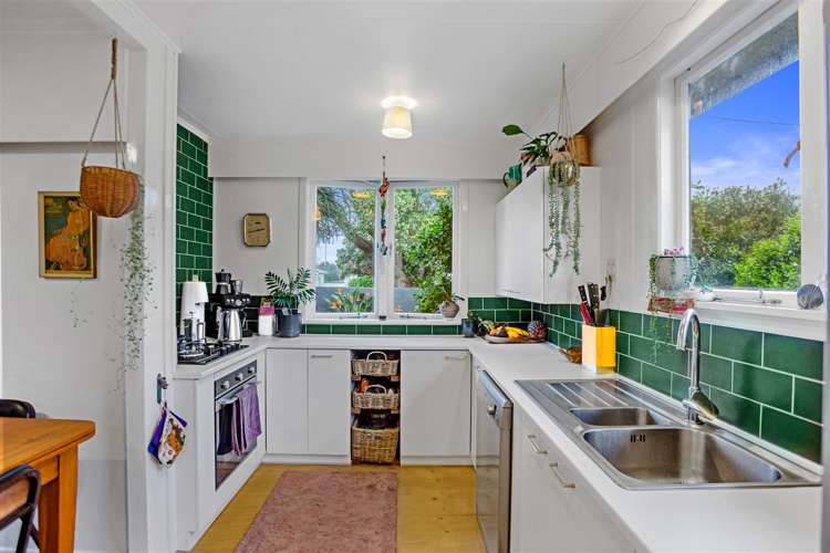 11 Roretana Drive Athenree_2