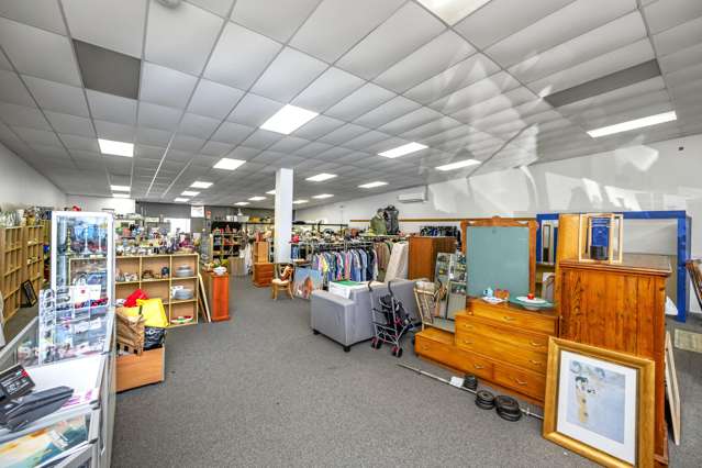 3 Trading Place Henderson_1