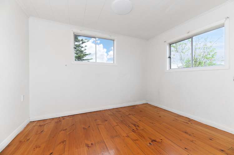 2 Rosamund Avenue New Windsor_12