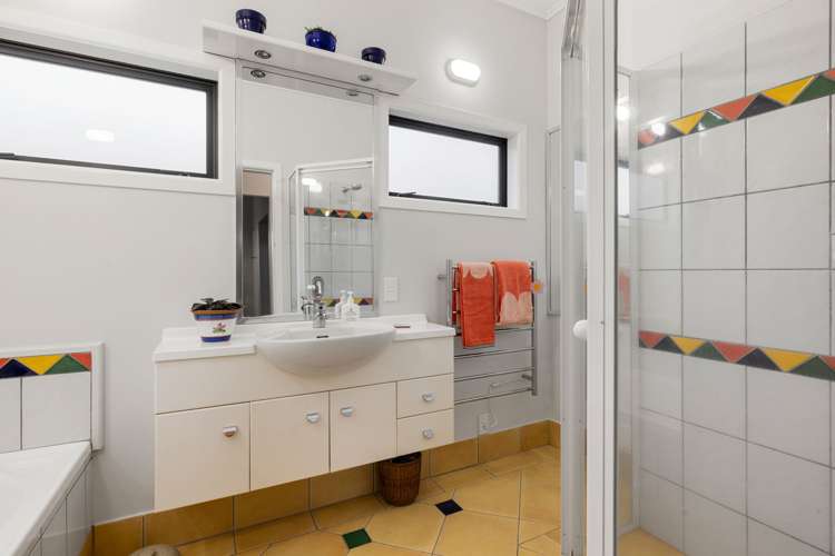 150 Lake Crescent Hamilton Lake_18