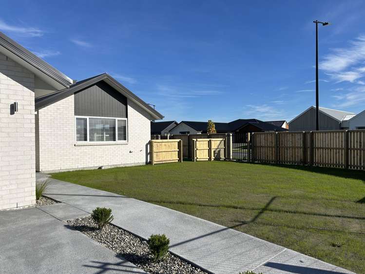 70 Halpin Drive Lincoln_18