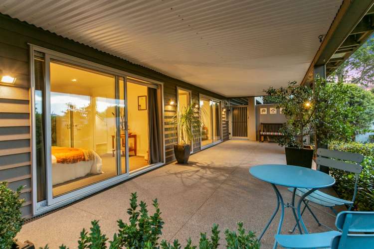 1 Charles Dickens Drive Mellons Bay_23