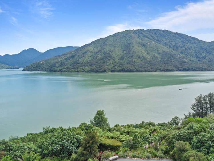 712 Queen Charlotte Drive Havelock_11