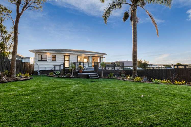 19 Highland Avenue Titirangi_38