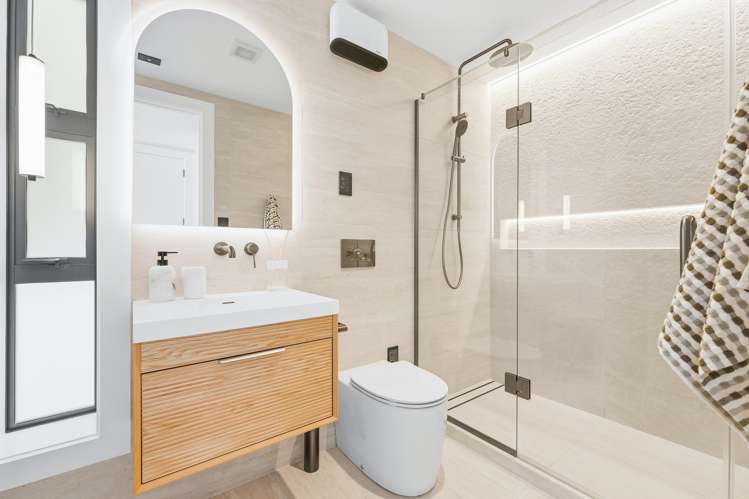 52 Beach Road Castor Bay_36