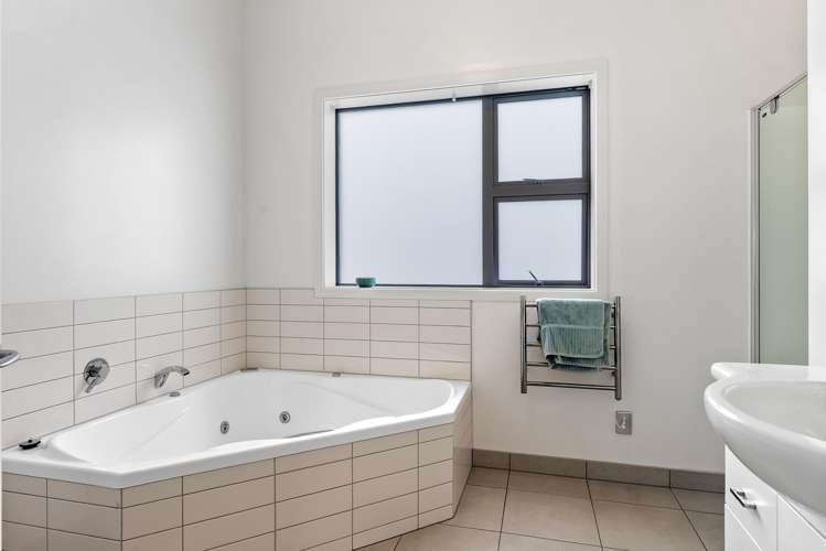 52 Mandalay Terrace Khandallah_12