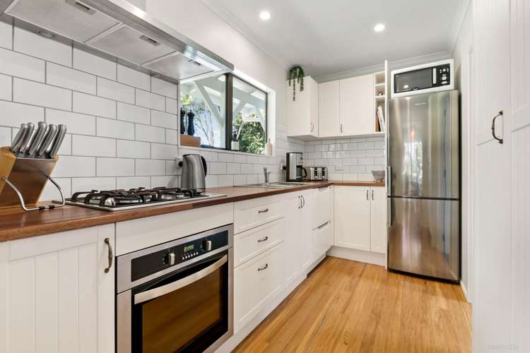 5 Lucy Foster Lane Red Beach_2