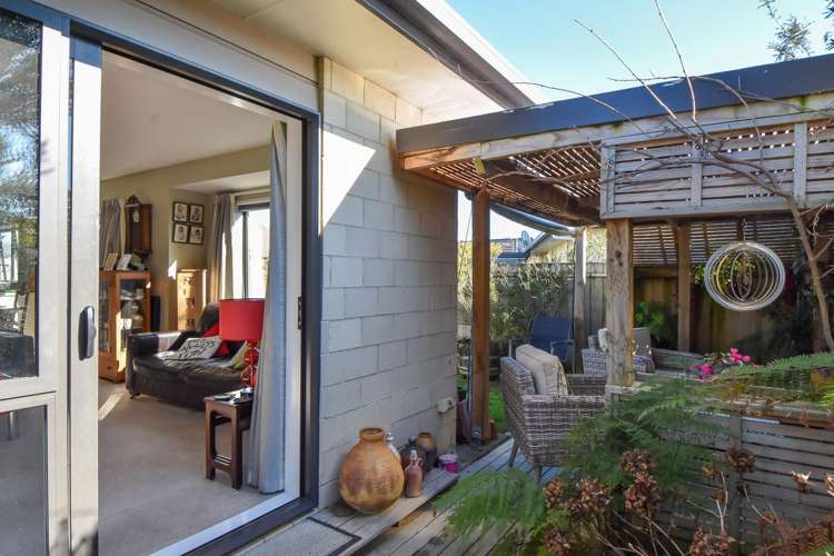8 Ashmore Park Road Carterton_17