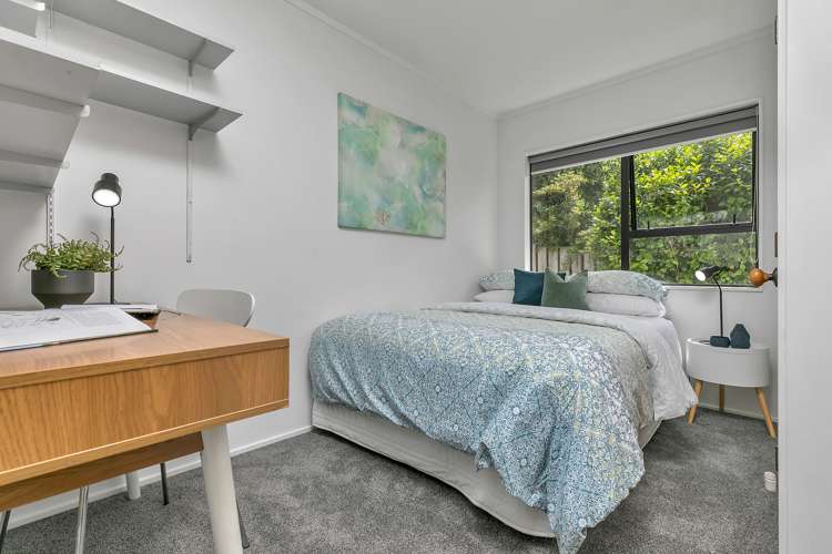 2/19 Greenvalley Rise Glenfield_15