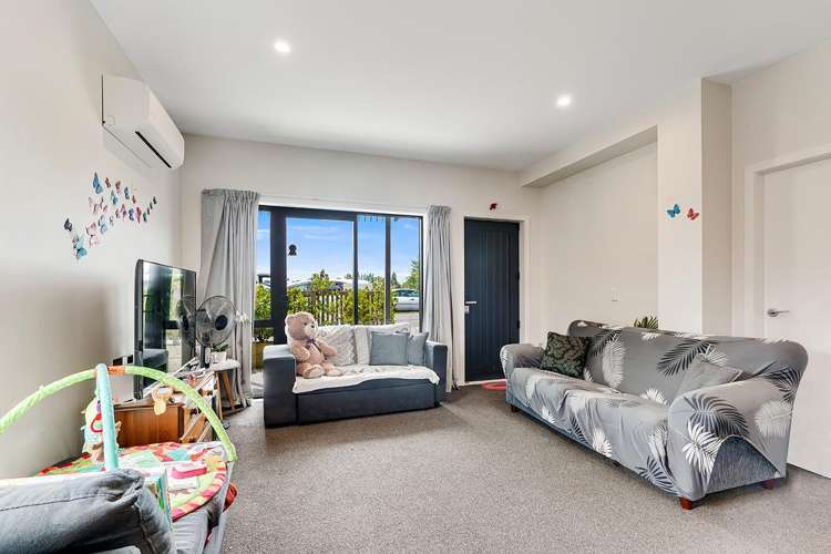 2/7 Dyer Street Whitiora_11