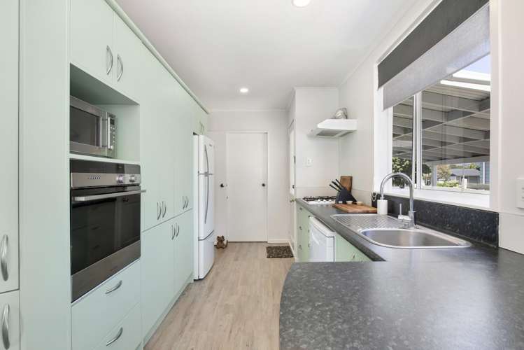 186 California Drive Totara Park_3