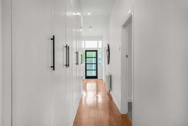 2 Richard Grove Stokes Valley_17