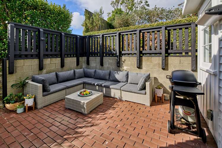 41 Raroa Terrace Tawa_13