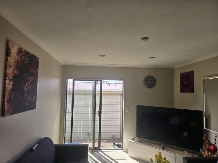 85A COBHAM CRESCENT Kelston_5