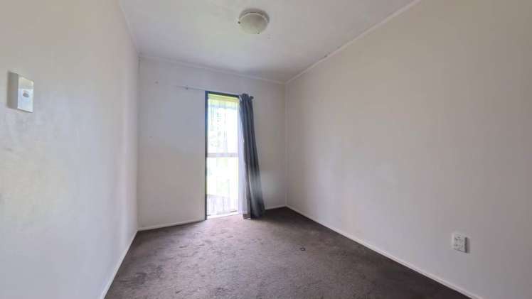2/10 Landseer Place Blockhouse Bay_10