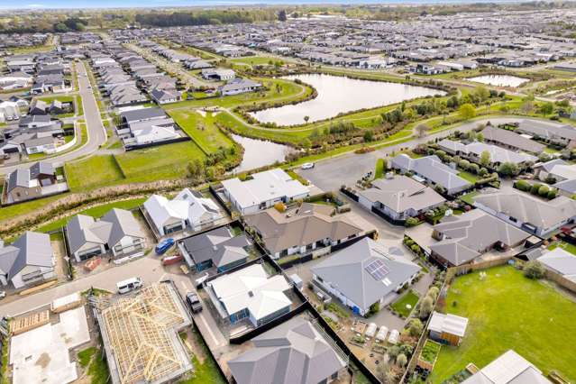 29 Araucana Way Burwood_1