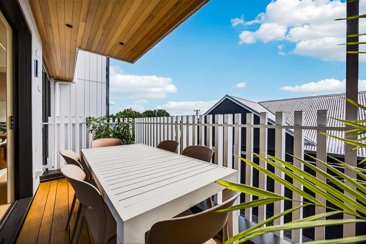 2&3/ 5 Parawai Crescent_5