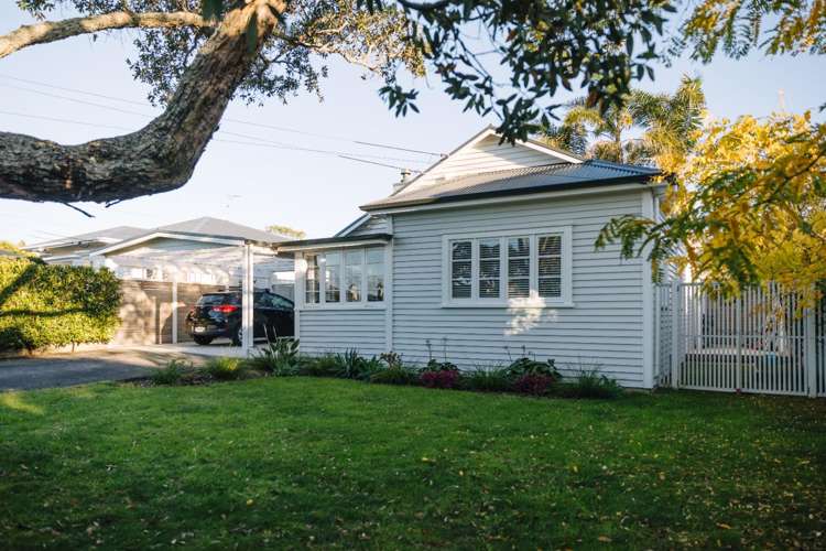30 Cambrai Avenue 10044_14
