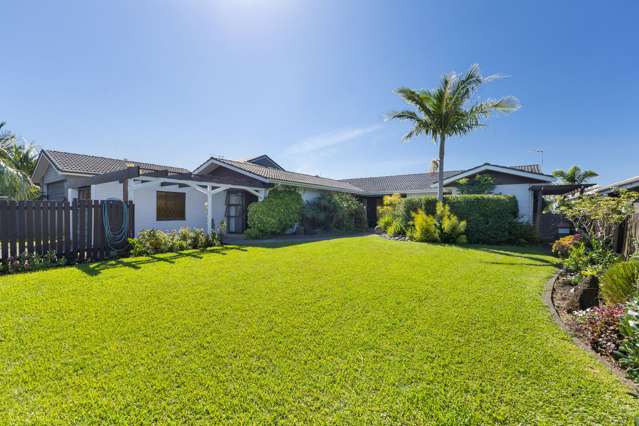 61 Rosario Crescent Red Beach_1