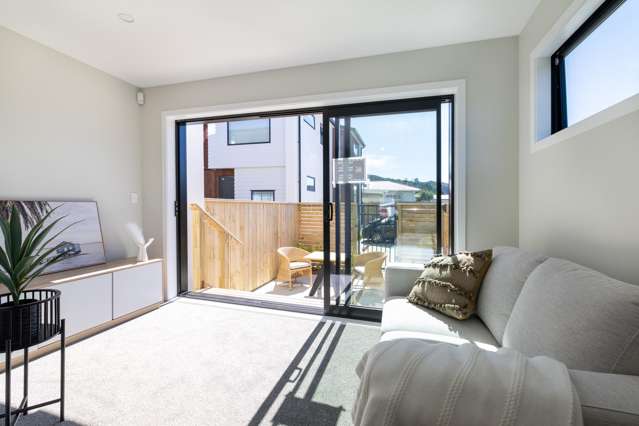 6-8 Reading Street Wainuiomata_3