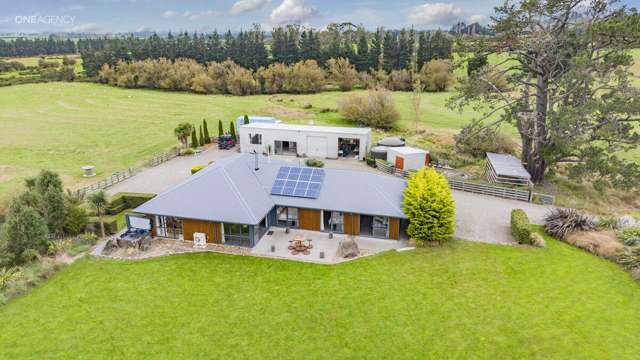 Family Home + 108m2 Workshop & Studio