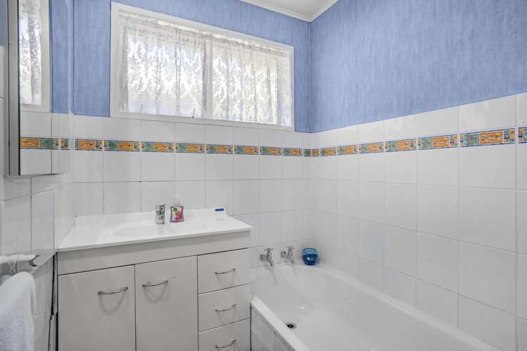 34 Enfield Street Wainuiomata_14
