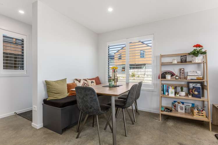 38 Astelia Way Woodridge_7