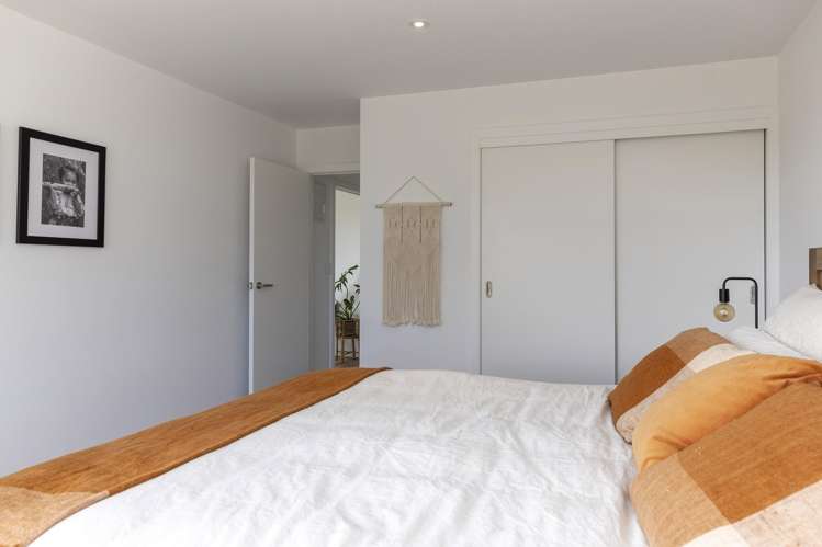 2/15 and 12/15 Keehan Drive Hilltop_8