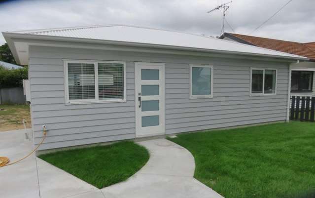 Two Bedroom in a Prime Hamilton East Location