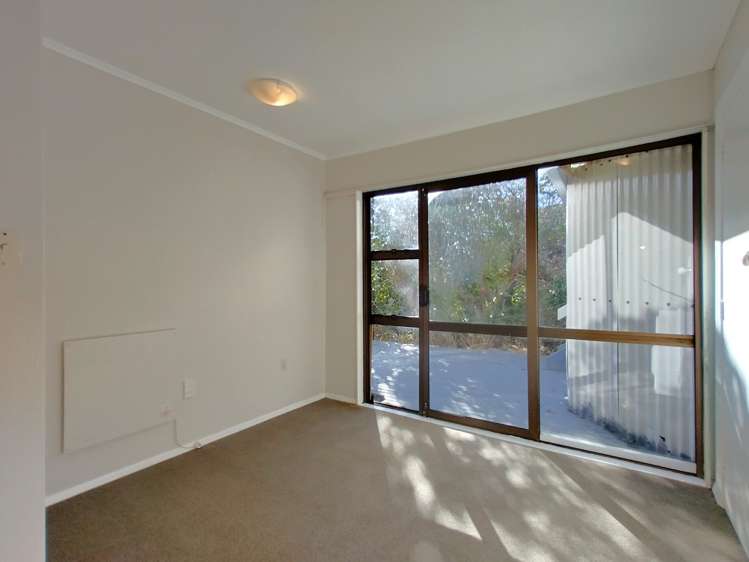 55 Handyside St Tawa_13