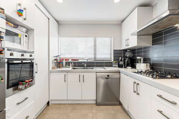 69 Rosier Road Glen Eden_8