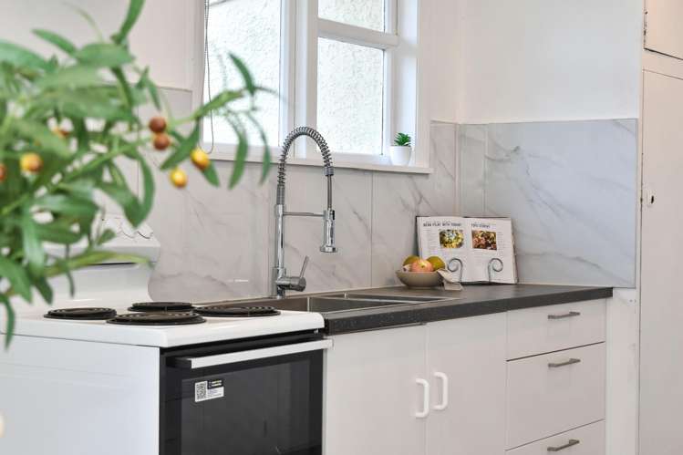 33A Baycroft Avenue_3