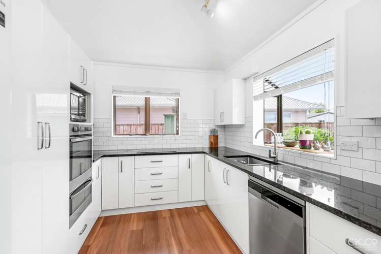 3 Laredo Grove Totara Park_5