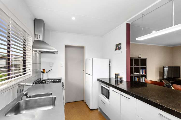 2/22 Richmond Street Petone_17