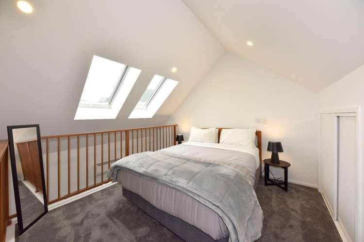  9/19 Winchester Street Merivale_15