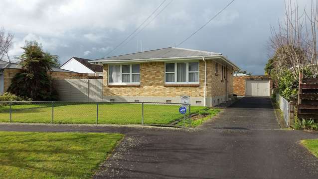 Classic Huntly brick, 3 bedroom home
