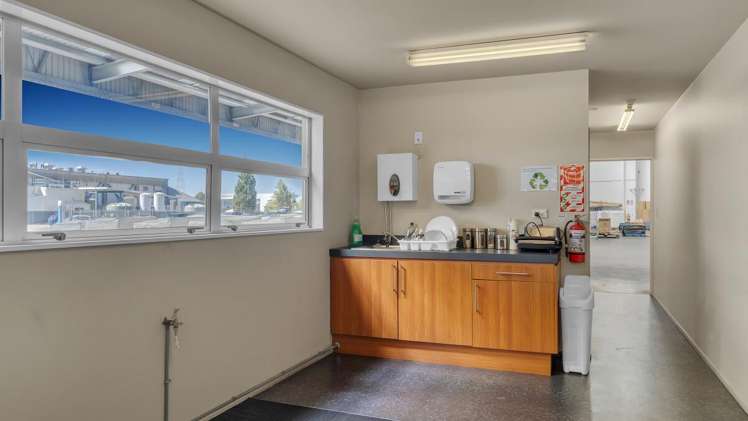 15 Connaught Drive Islington_15