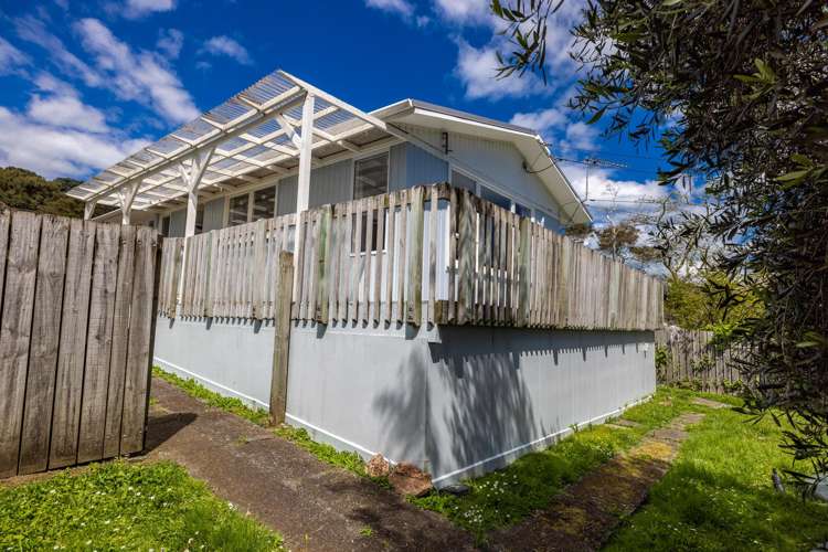 1 Crescent Road East Ostend_10