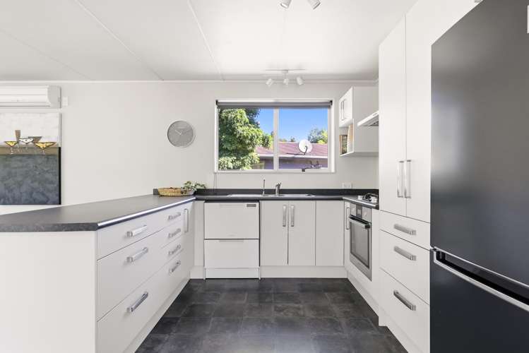 23 Kereru Street Two Mile Bay_7